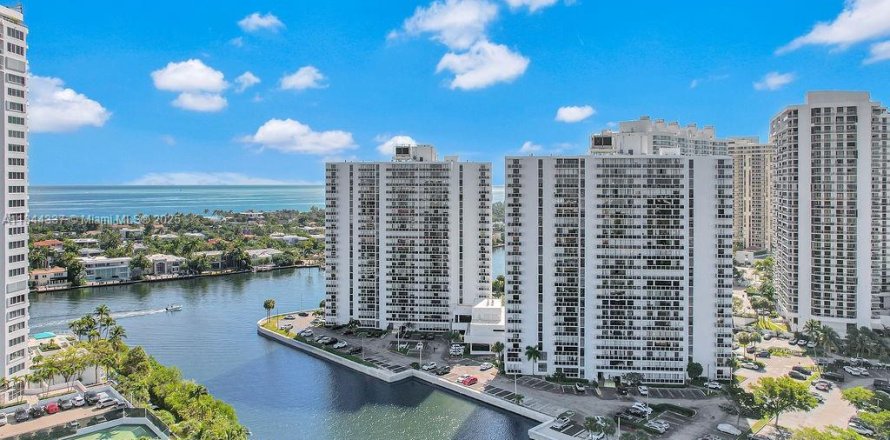 Condo à Aventura, Floride, 2 chambres  № 1839600
