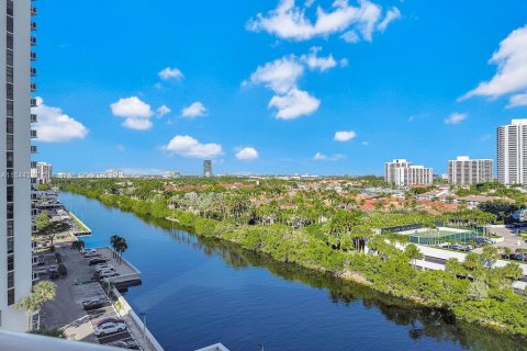 Copropriété à vendre à Aventura, Floride: 2 chambres, 95.04 m2 № 1839600 - photo 23