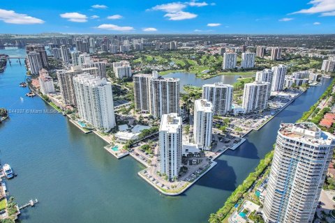 Copropriété à vendre à Aventura, Floride: 2 chambres, 95.04 m2 № 1839600 - photo 7