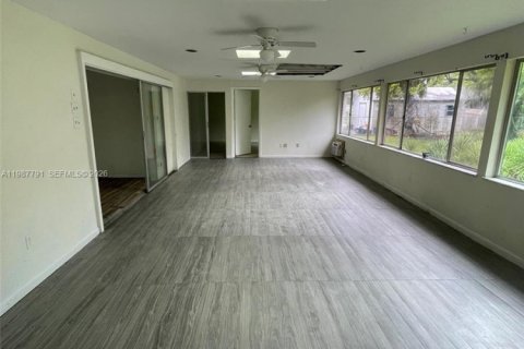 Снять в аренду виллу или дом в Лабель, Флорида 5 спален, 196.21м2, № 2048994 - фото 17