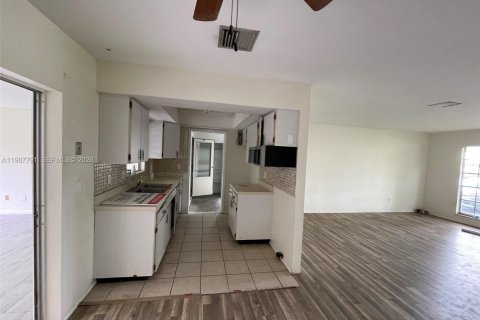 Снять в аренду виллу или дом в Лабель, Флорида 5 спален, 196.21м2, № 2048994 - фото 30