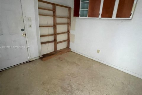 Снять в аренду виллу или дом в Лабель, Флорида 5 спален, 196.21м2, № 2048994 - фото 15