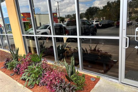 Commercial property in Kissimmee, Florida 91.97 sq.m. № 2266679 - photo 3