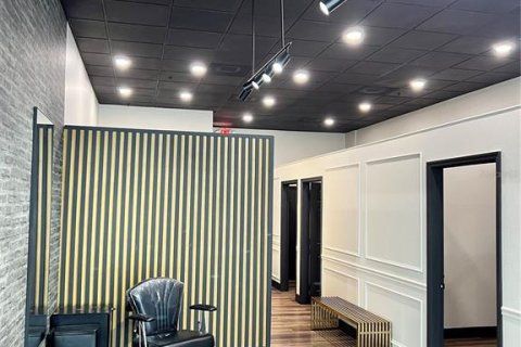 Commercial property in Kissimmee, Florida 91.97 sq.m. № 2266679 - photo 16
