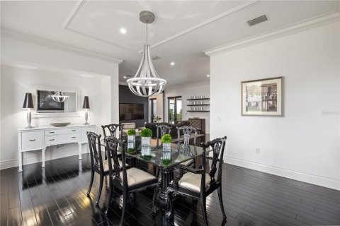 House in Winter Park, Florida 4 bedrooms, 435.06 sq.m. № 2226491 - photo 18