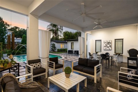 House in Winter Park, Florida 4 bedrooms, 435.06 sq.m. № 2226491 - photo 4