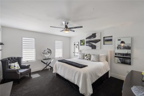 House in Winter Park, Florida 4 bedrooms, 435.06 sq.m. № 2226491 - photo 29