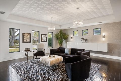House in Winter Park, Florida 4 bedrooms, 435.06 sq.m. № 2226491 - photo 20