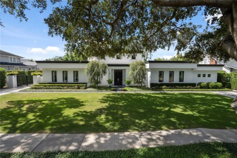 House in Winter Park, Florida 4 bedrooms, 435.06 sq.m. № 2226491 - photo 5