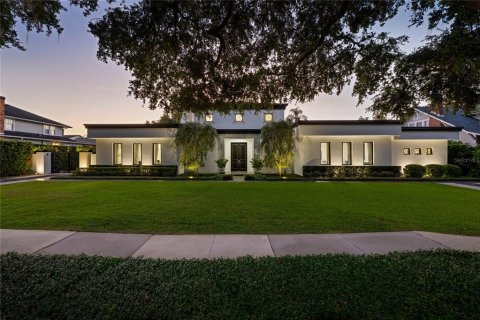 House in Winter Park, Florida 4 bedrooms, 435.06 sq.m. № 2226491