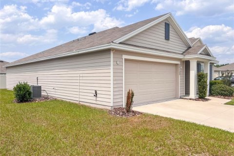 House in High Springs, Florida 3 bedrooms, 150.41 sq.m. № 1771389 - photo 4
