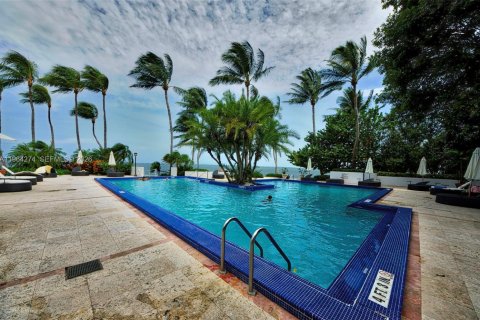 Condo in Miami, Florida, 2 bedrooms  № 2026243 - photo 18