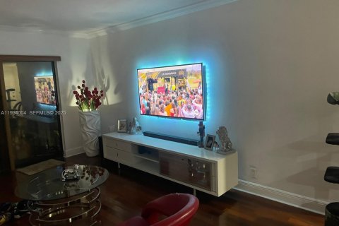 Condominio en alquiler en Doral, Florida, 1 dormitorio, 65.96 m2 № 1992232 - foto 5