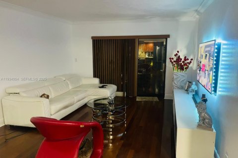 Condominio en alquiler en Doral, Florida, 1 dormitorio, 65.96 m2 № 1992232 - foto 4