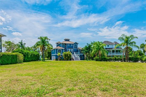 Land in Tarpon Springs, Florida № 247810 - photo 22