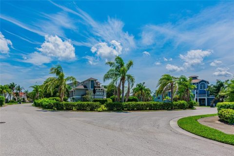 Land in Tarpon Springs, Florida № 247810 - photo 26