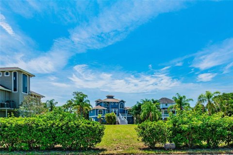 Land in Tarpon Springs, Florida № 247810 - photo 3