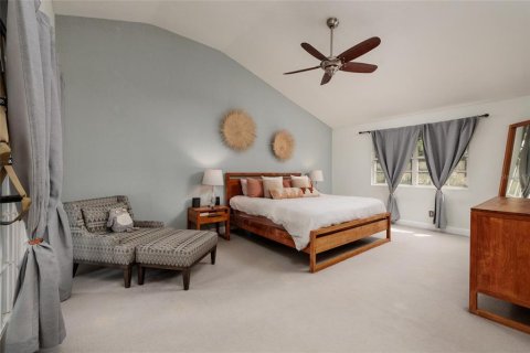 House in Saint Petersburg, Florida 4 bedrooms, 214.05 sq.m. № 1917680 - photo 16