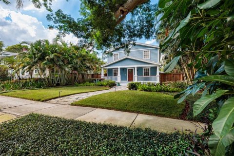 House in Saint Petersburg, Florida 4 bedrooms, 214.05 sq.m. № 1917680 - photo 30