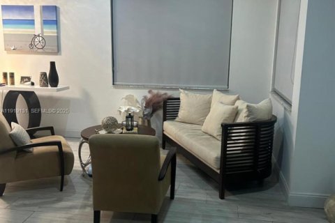 Villa ou maison à vendre à Weston, Floride: 4 chambres, 176.7 m2 № 1976651 - photo 18