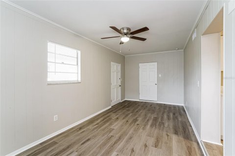 House in Tampa, Florida 3 bedrooms, 123.65 sq.m. № 1771109 - photo 3