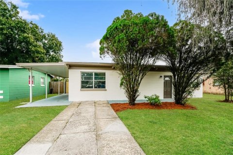 House in Tampa, Florida 3 bedrooms, 123.65 sq.m. № 1771109 - photo 2