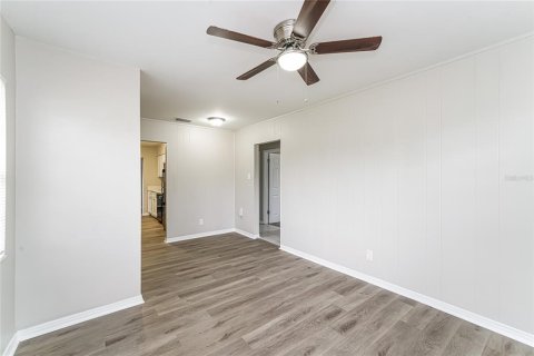 House in Tampa, Florida 3 bedrooms, 123.65 sq.m. № 1771109 - photo 9