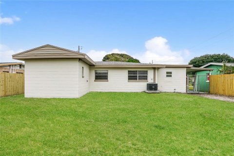 House in Tampa, Florida 3 bedrooms, 123.65 sq.m. № 1771109 - photo 16