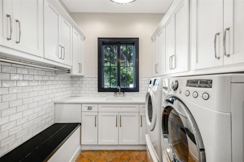 Снять в аренду виллу или дом в Майами, Флорида 7 спален, 561.59м2, № 2031153 - фото 8