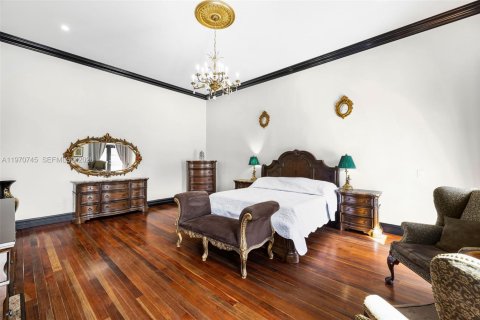 Снять в аренду виллу или дом в Майами, Флорида 7 спален, 561.59м2, № 2031153 - фото 10