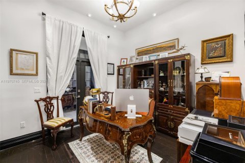 Снять в аренду виллу или дом в Майами, Флорида 7 спален, 561.59м2, № 2031153 - фото 15