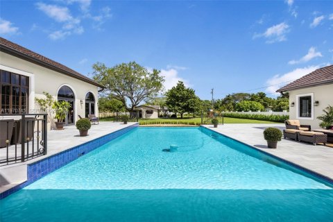 Снять в аренду виллу или дом в Майами, Флорида 7 спален, 561.59м2, № 2031153 - фото 22