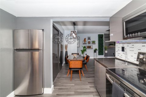 Copropriété à louer à Sunny Isles Beach, Floride: 1 chambre, 92.9 m2 № 2066559 - photo 11