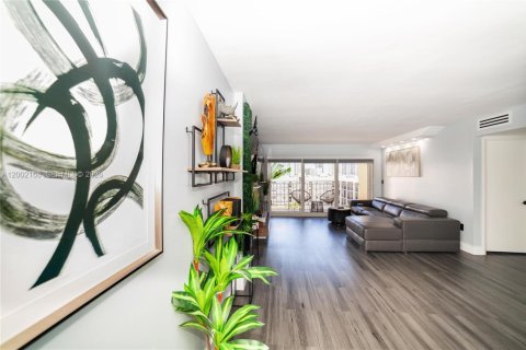 Copropriété à louer à Sunny Isles Beach, Floride: 1 chambre, 92.9 m2 № 2066559 - photo 17