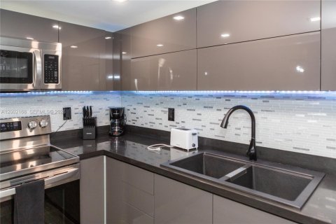 Copropriété à louer à Sunny Isles Beach, Floride: 1 chambre, 92.9 m2 № 2066559 - photo 15