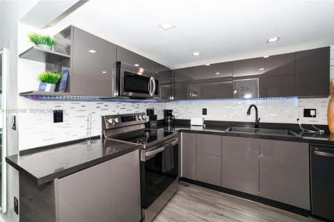 Copropriété à louer à Sunny Isles Beach, Floride: 1 chambre, 92.9 m2 № 2066559 - photo 16