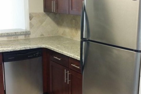 Adosado en alquiler en Pembroke Pines, Florida, 2 dormitorios, 103.4 m2 № 1973709 - foto 2