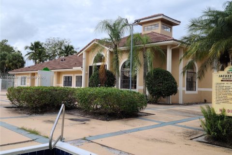 Adosado en alquiler en Pembroke Pines, Florida, 2 dormitorios, 103.4 m2 № 1973709 - foto 13