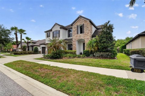 House in Tampa, Florida 4 bedrooms, 356.09 sq.m. № 2092954 - photo 2