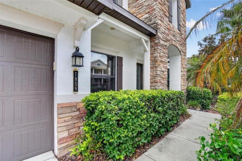 House in Tampa, Florida 4 bedrooms, 356.09 sq.m. № 2092954 - photo 3