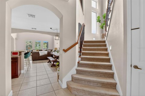 House in Tampa, Florida 4 bedrooms, 356.09 sq.m. № 2092954 - photo 13