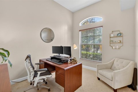 House in Tampa, Florida 4 bedrooms, 356.09 sq.m. № 2092954 - photo 7