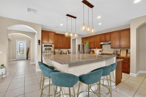House in Tampa, Florida 4 bedrooms, 356.09 sq.m. № 2092954 - photo 14