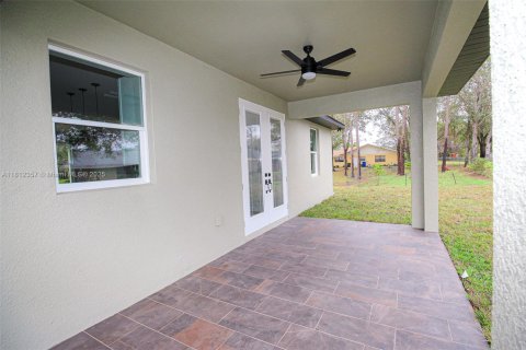 House in Sebring, Florida 3 bedrooms, 139.82 sq.m. № 1758790 - photo 2