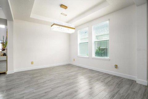 House in Apopka, Florida 4 bedrooms, 379.41 sq.m. № 2226738 - photo 15