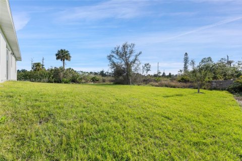 Casa en venta en Lehigh Acres, Florida, 3 dormitorios № 1930940 - foto 24