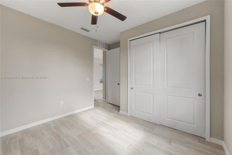 Casa en venta en Lehigh Acres, Florida, 3 dormitorios № 1930940 - foto 23