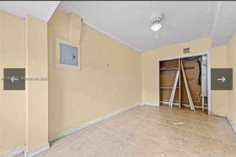 Купить виллу или дом в Майами, Флорида 3 спальни, 101.82м2, № 2023818 - фото 15