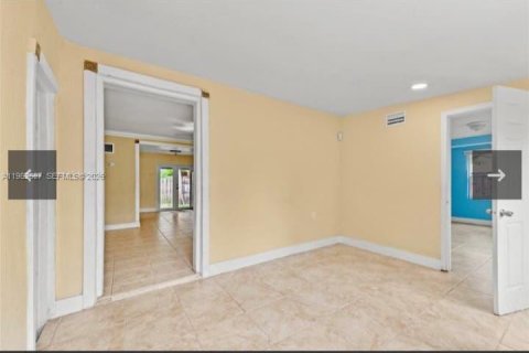 Купить виллу или дом в Майами, Флорида 3 спальни, 101.82м2, № 2023818 - фото 14