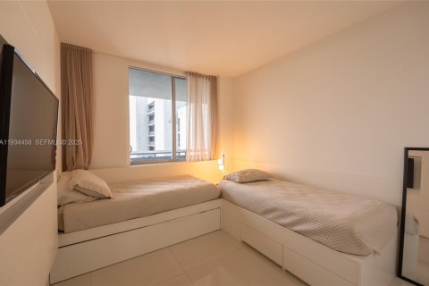 Condominio en venta en North Miami Beach, Florida, 2 dormitorios, 104.33 m2 № 1992904 - foto 17